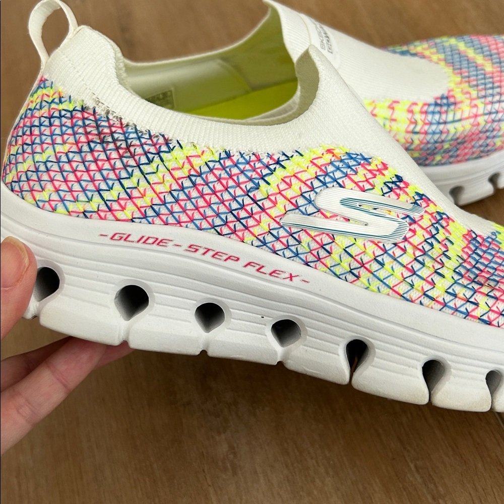 Like new - SKECHERS Go Walk Glide-Step-Flex Slip-On Athletic Shoes - Picture 7 of 7